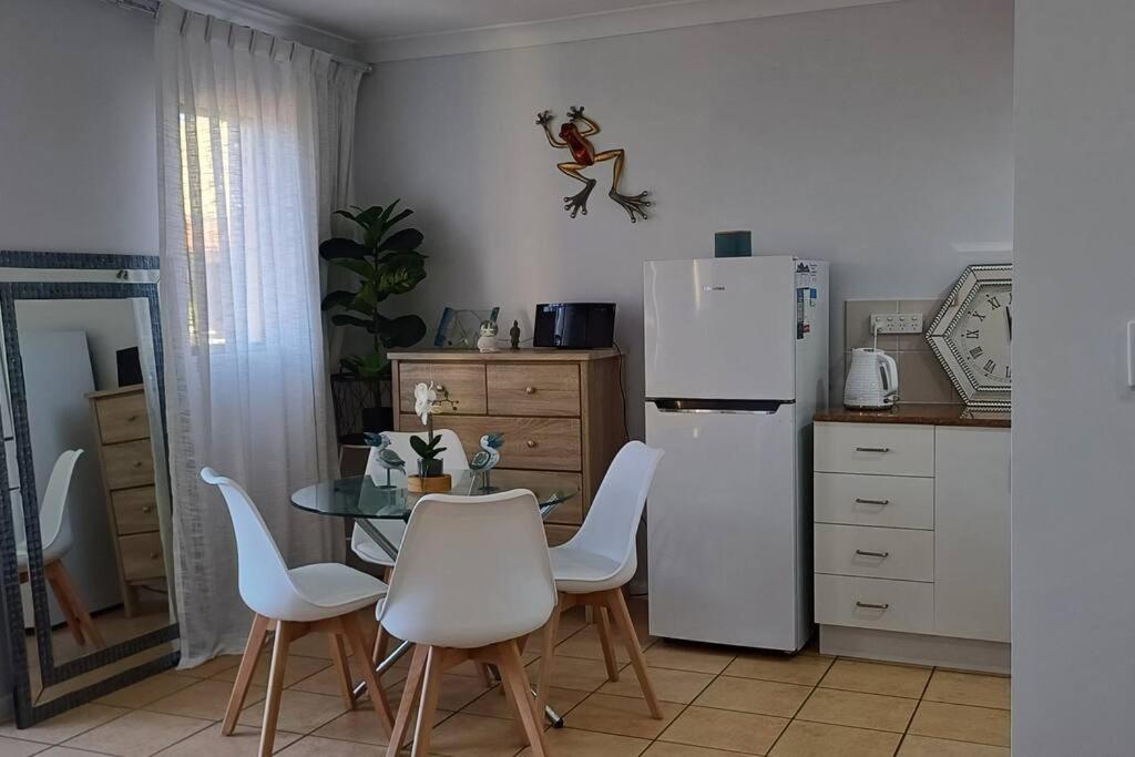 Dream On The Strand, One Bedroom On The Third Floor Apartment *